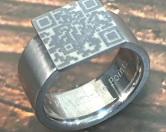 Titanium ring met QR-code