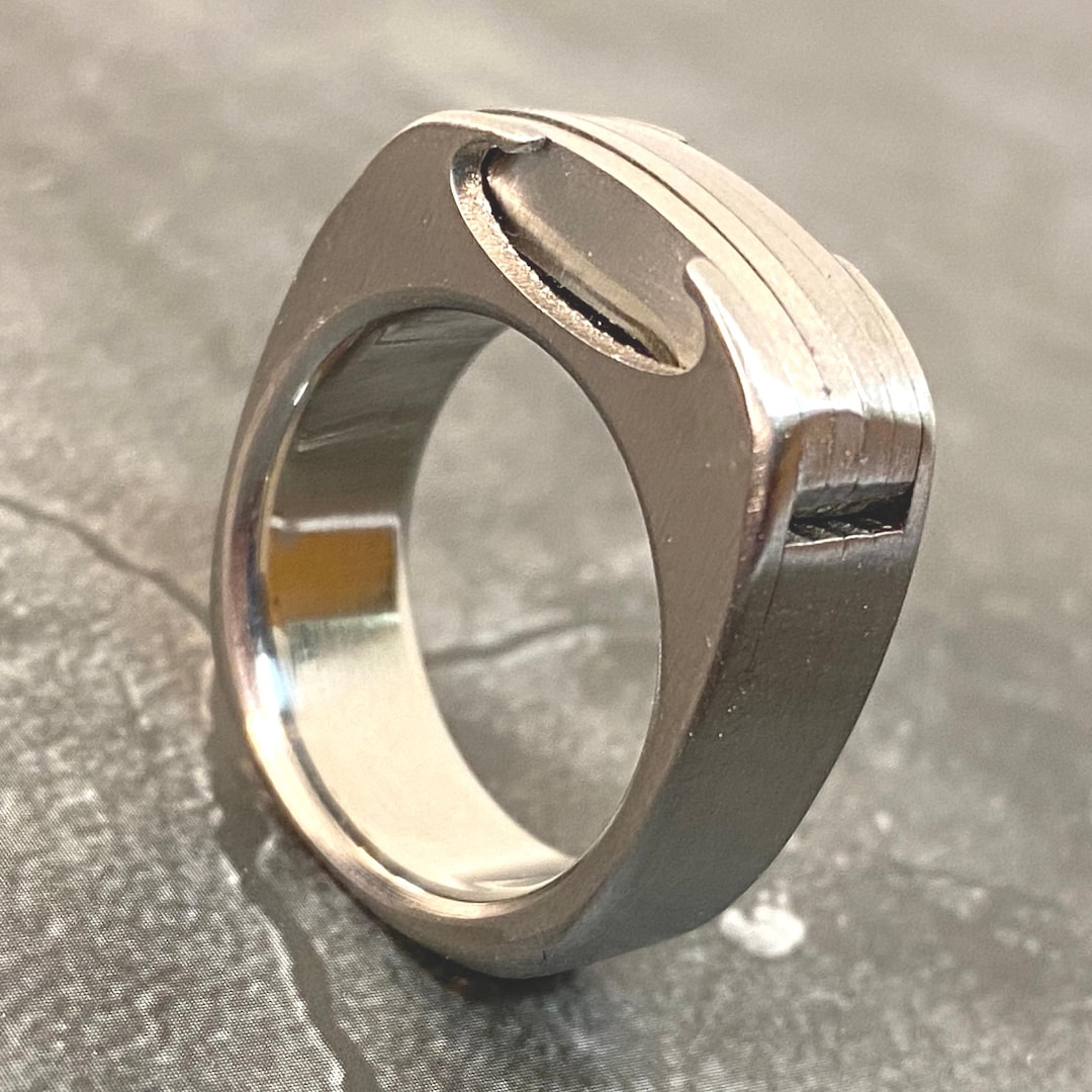 希少 undercover fragment titanium ring il_1080xN.7211801061_botx.jpg