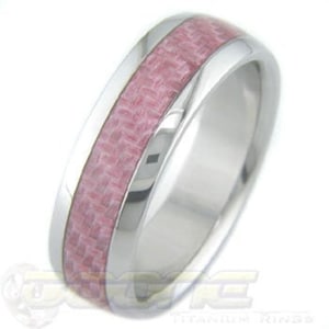 Titanio con incrustación de fibra de carbono rosa