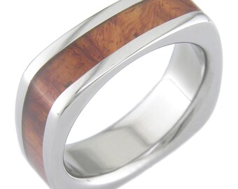 Quadrato con intarsio in legno duro; anello con intarsio in legno