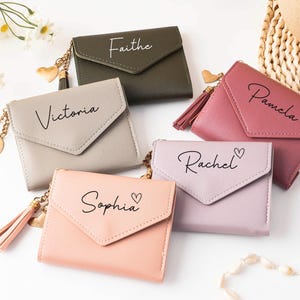 Cartera de cuero personalizada para mujer, cartera personalizada con nombre, regalo del día de la madre, monedero con borla, regalos de dama de honor para ella, regalo de boda