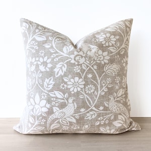 Copricuscino floreale beige talpa, cuscino decorativo floreale neutro, cuscino floreale tortora, lino floreale beige talpa, copricuscino floreale neutro
