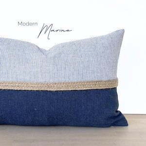 Kustblauwe kussensloop, marineblauw jute lendenkoord, nautisch gestreept kussen, 12 x 18 inch