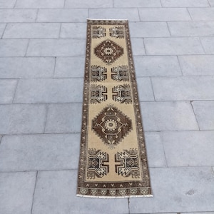 Vintage Turkish Wool Runner Rug: Oushak Handmade Entryway Rug (1.8x6.3) Short Runners