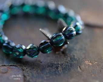 BLUE EMERALD GLITZ .. 20 Premium Czech Glass Faceted Melon Beads 8mm (10062-st)