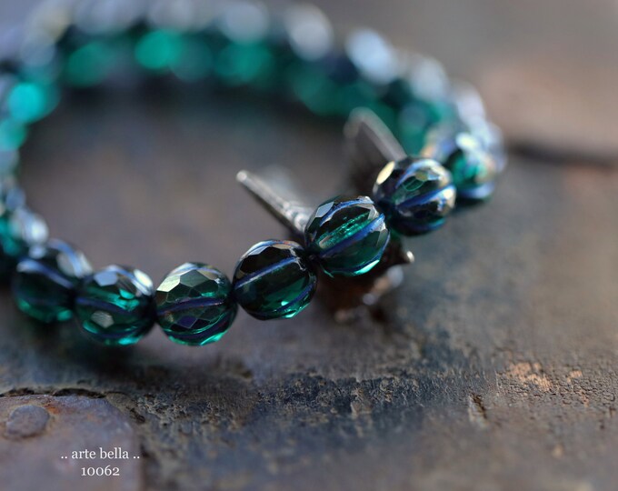 BLUE PINE GLITZ 8mm .. 20 Premium Czech Glass Faceted Melon Beads (10062-st) .. jewelry supplies