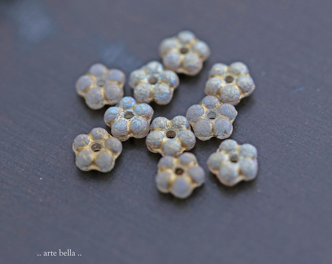 GOLDEN GRAY VINCA .. 50 Premium Etched Czech Glass Flower Spacer Beads 5mm (9167-st)