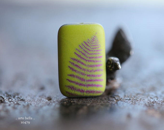 CHARTREUSE FERN REX .. New 4 Premium Matte Czech Glass Laser Etched Fern Rectangle Bead Mix 19x12mm (10479-4)