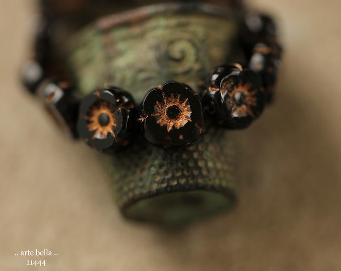 New .. BRONZE TWLIGHT PANSY 7mm .. 12 Premium Czech Glass Petite Hibiscus Flower Beads (11444-st) .. jewelry supplies