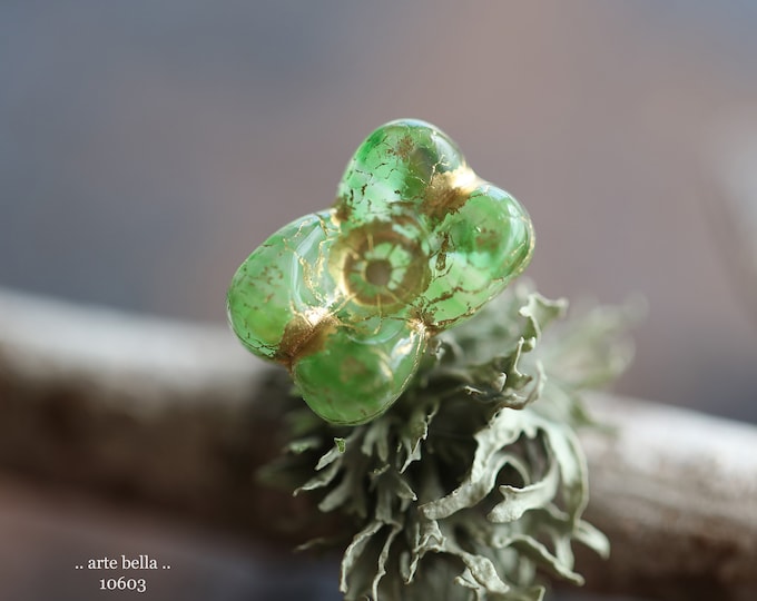 GOLDEN APPLE BELLS No. 2 .. 4 Premium Czech Glass Bell Flower Beads 11x9x13mm (10603-4) .. jewelry supplies