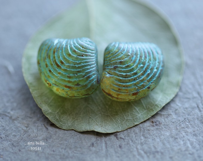 BLUE MOSS SHELLS .. 4 Premium Picasso Czech Glass Clam Shell Beads 15x18mm (10541-4) .. jewelry supplies