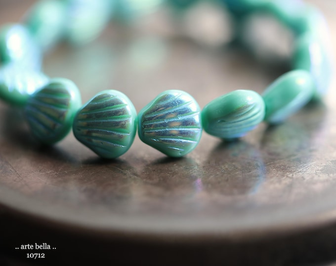 MYSTIC TURQUOISE Bebe SHELLS .. 15 Premium Czech Glass Shell Beads 9mm (10712-st) .. jewelry supplies