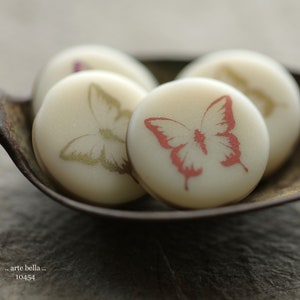 premium glass beads .. IVORY BUTTERFLY COINS No. 1 .. 4 Matte Czech Glass Laser Etched Butterfly Coin Bead Mix 17mm (10454-4)