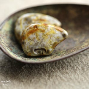 premium glass beads .. GRAY CARAMEL BEARS .. New 6 Picasso Czech Glass Bear Totem Beads 18x12mm (10991-6) .. jewelry supplies