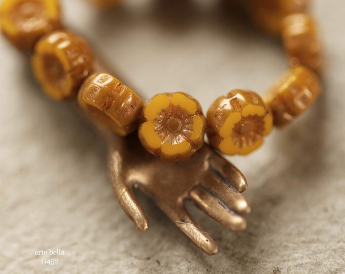 New .. BRONZED SUNFLOWERS 7mm .. 12 Premium Czech Glass Petite Hibiscus Flower Beads (11452-st) .. jewelry supplies