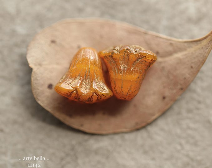 premium glass beads .. GOLDEN TANGELO LILIES .. New 10 Czech Glass Lily Flower Beads 9x10mm (11142-10) .. jewelry supplies