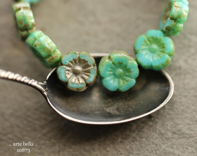 TURQUOISE SILK PANSY .. 12 Premium Picasso Czech Glass Hibiscus Flower Beads 10mm (10873-st) .. jewelry supplies