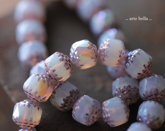 MYSTIC LILAC CATHEDRALS 8mm .. 15 Premium Czech Glass Faceted Cathedral Beads (9816-st)