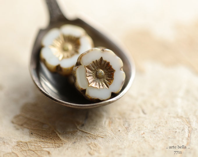 GOLDEN WHITE PANSY .. 12 Premium Picasso Czech Glass Hibiscus Flower Beads 12mm (7711-st) .. jewelry supplies