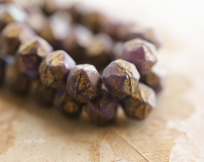 RUSTIC GOLDEN GRAPE Pops .. 15 Premium Etched Czech Glass English Cut Beads 10mm (9419-st)