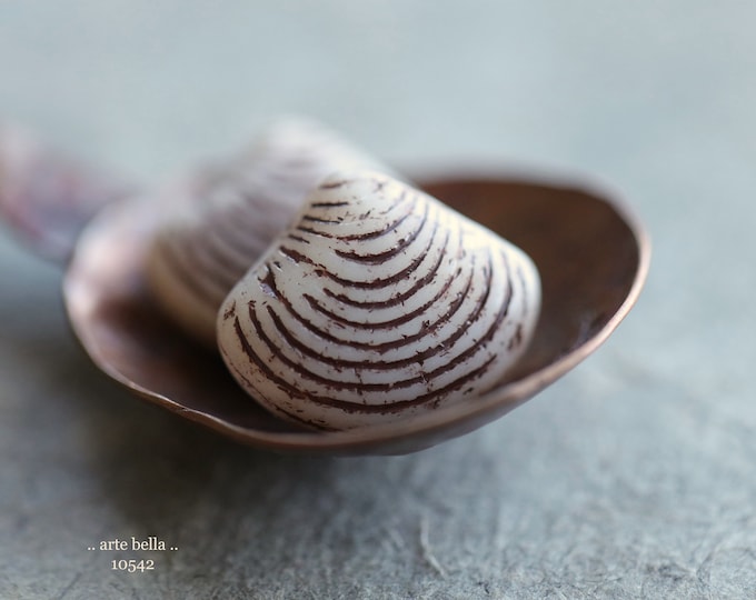 EARTHY CLAM SHELLS .. 4 Premium Picasso Czech Glass Clam Shell Beads 15x18mm (10542-4) .. jewelry supplies