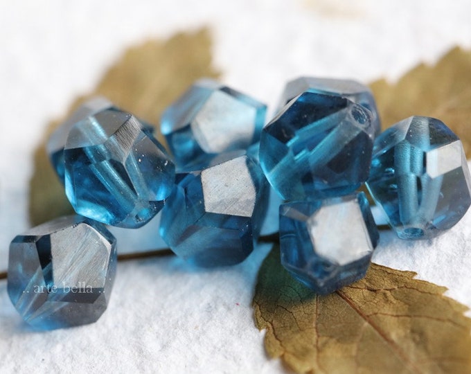 MONTANA NUGGETS .. 10 Premium Czech Glass Faceted Nugget Beads 8mm (7827-10) .. jewelry supplies