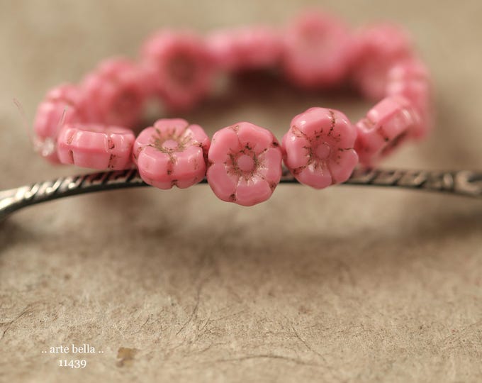 New .. EARTHY PINK PANSY 7mm .. 12 Premium Czech Glass Petite Hibiscus Flower Beads (11439-st) .. jewelry supplies