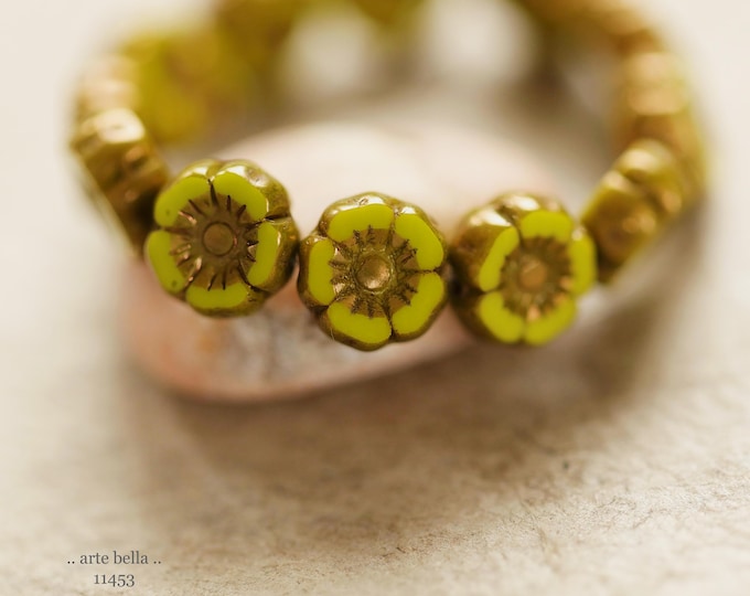 New .. BRONZED CHARTREUSE PANSY 7mm .. 12 Premium Czech Glass Petite Hibiscus Flower Beads (11453-st) .. jewelry supplies