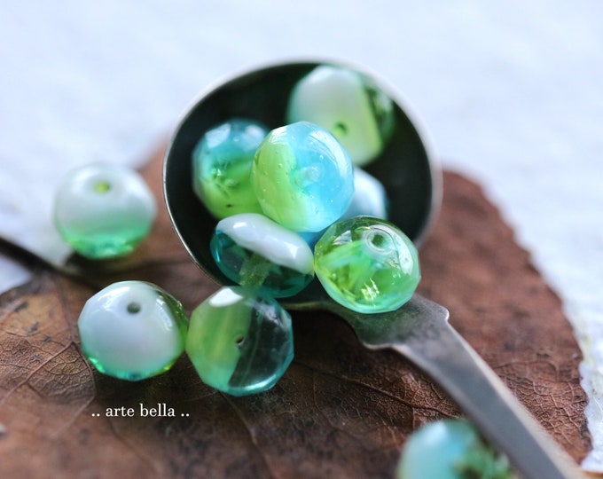 BLUE APPLES .. 25 Premium Czech Glass Faceted Rondelle Beads 6x8/9mm (9707-st) .. jewelry supplies