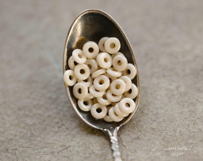 New .. IVORY LUSTER RINGS .. 100 Premium Czech Glass O Ring Spacer Beads 4x1mm (11307-100) .. jewelry supplies