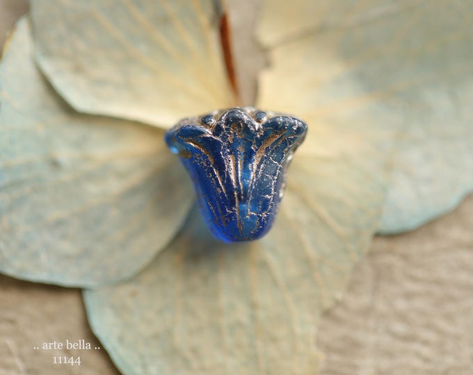 premium glass beads .. SILVERED SAPPHIRE LILIES .. New 10 Czech Glass Lily Flower Beads 9x10mm (11144-10) .. jewelry supplies