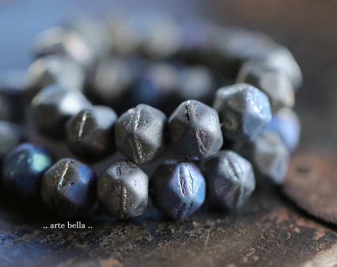 MYSTIC CHARCOAL NUGGETS 10mm .. 15 Premium Etched Czech Glass English Cut Beads (9666-st) .. jewelry supplies
