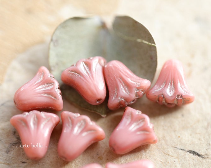 PLATINUM PINK TULIPS .. 10 Premium Czech Glass Lily Flower Beads 9x10mm (9714-10)