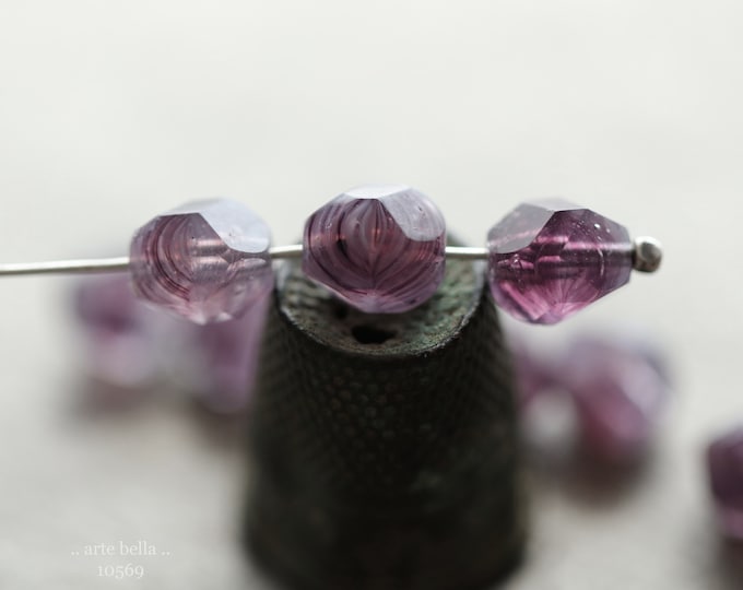 GRAPE NUGGETS .. 10 Premium Czech Glass Faceted Nugget Beads 8mm (10569-10) .. jewelry supplies