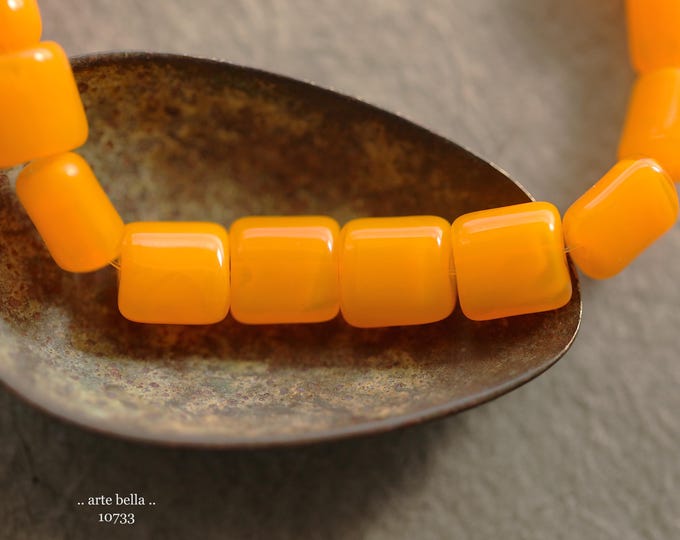 TANGELO PILLOWS .. 20 Premium Czech Glass Barrel Beads 8x6mm (10733-st) .. jewelry supplies