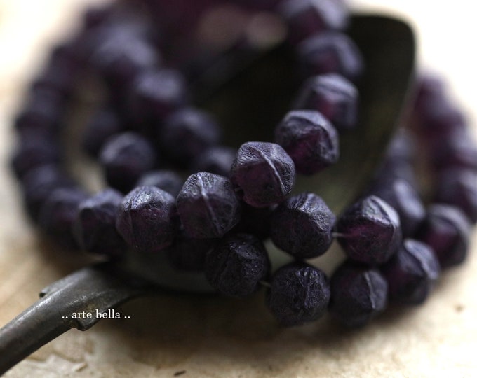 PURPLE PLUM NUGGETS .. 20 Premium Etched Czech Glass English Cut Beads 8mm (8065-st)