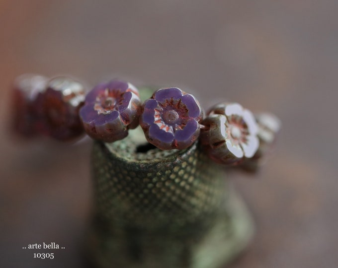 EARTHY PURPLE PANSY 7mm .. New 12 Premium Picasso Czech Glass Hibiscus Flower Beads (10305-st)