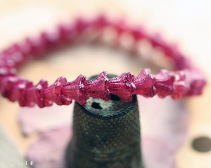 MULBERRY BABY BELLS .. 30 Premium Czech Glass Bell Flower Bead 5x6mm (9091-st) .. jewelry supplies