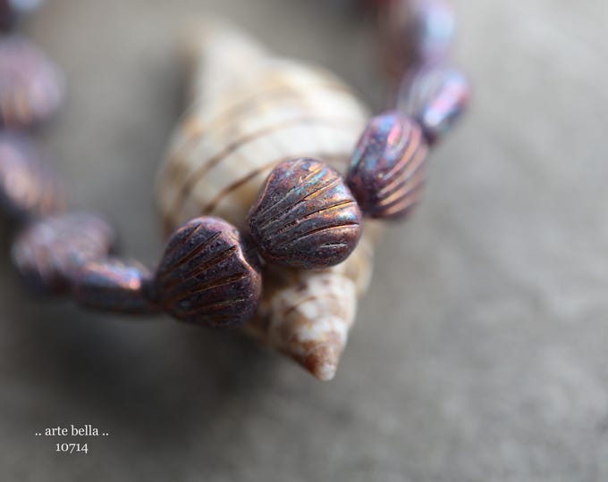 OIL SLICK Bebe SHELLS .. 15 Premium Czech Glass Shell Beads 9mm (10714-st) .. jewelry supplies