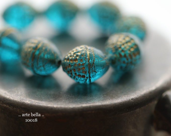 premium glass beads .. GOLDEN TEAL ACORNS .. 8 Matte Czech Glass Acorn Beads 12x10mm (10018-st) .. jewelry supplies