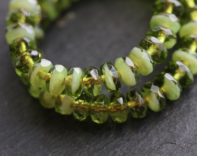 GRANNY SMITH BABIES .. 30 Premium Czech Glass Faceted Rondelle Beads 3x5mm (7374-st)