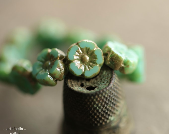 GILDED TURQUOISE PANSY .. 12 Premium Picasso Czech Glass Hibiscus Flower Beads 10mm (10871-st) .. jewelry supplies