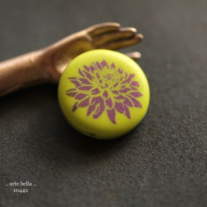 premium glass beads .. CHARTREUSE DAHLIA COINS .. 4 Matte Czech Glass Laser Etched Dahlia Coin Bead Mix 17mm (10442-4) .. jewelry supplies