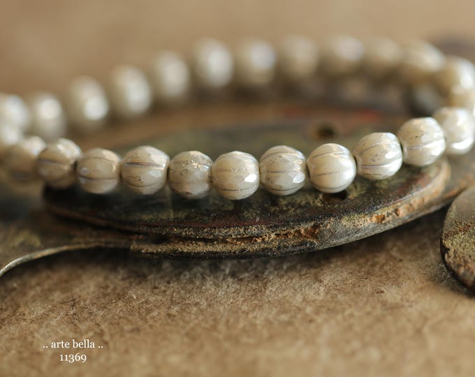 New .. SILVERED GRAY GLITZ .. 25 Premium Czech Glass Faceted Melon Beads 6mm (11369-st) .. jewelry supplies