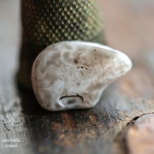 premium glass beads .. GLACIER GRAY BEARS .. New 6 Picasso Czech Glass Bear Totem Beads 18x12mm (10990-6) .. jewelry supplies