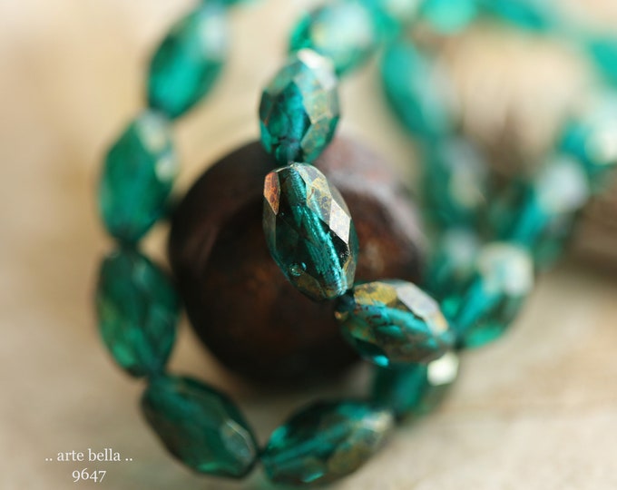 GOLDEN EMERALD OLIVES .. 12 Premium Czech Glass Faceted Oval Beads 12x8mm (9647-st) .. jewelry supplies