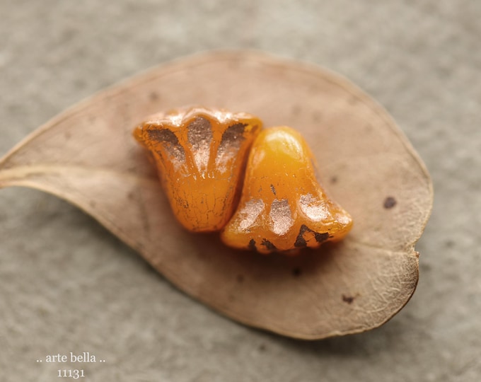 premium glass beads .. COPPER TANGELO LILIES .. New 10 Czech Glass Lily Flower Beads 9x10mm (11131-10) .. jewelry supplies