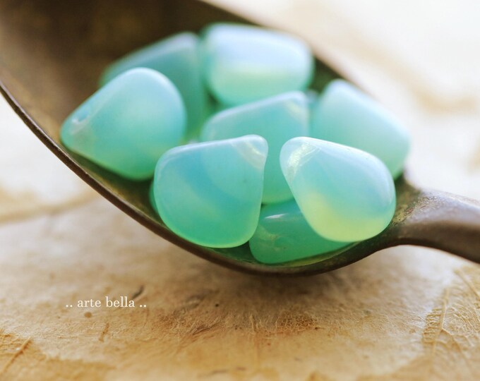 back in stock .. LAGOON BRIOLETTES .. 10 Premium Czech Glass Briolette Beads 12x11mm (9457-10) .. jewelry supplies