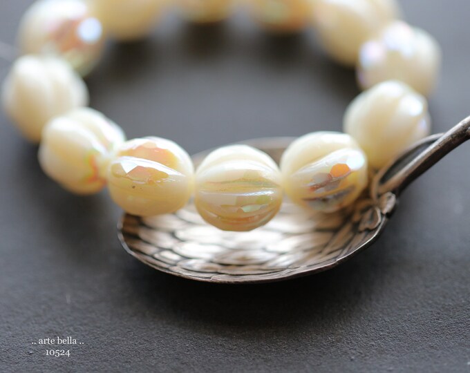 MYSTIC IVORY GLITZ .. 12 Premium Czech Glass Faceted Melon Beads 10mm (10524-st) .. jewelry supplies