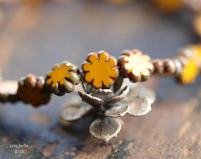 EARTHY SQUASH BLOOMS .. 25 Premium Picasso Czech Glass Cactus Flower Beads 9x3mm (4132-st) .. jewelry supplies